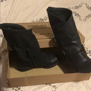 Black moto boots